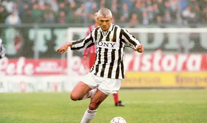 buAAA, 出来吧, 球员